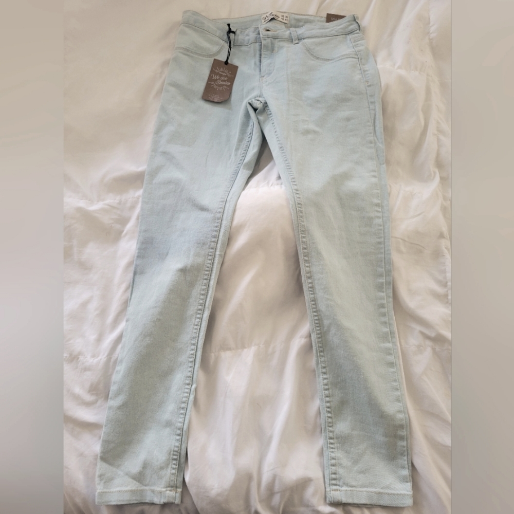 We are denim Jennyfer, Size 30